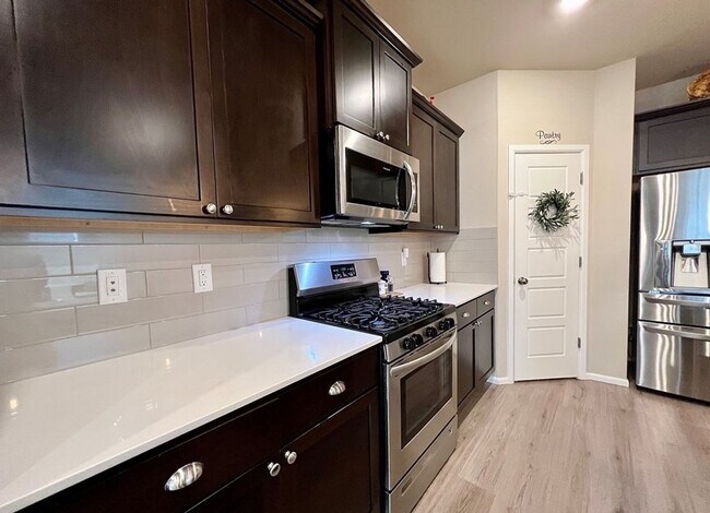 Building Photo - Beautiful Home Ten Trails Community Black Diamond