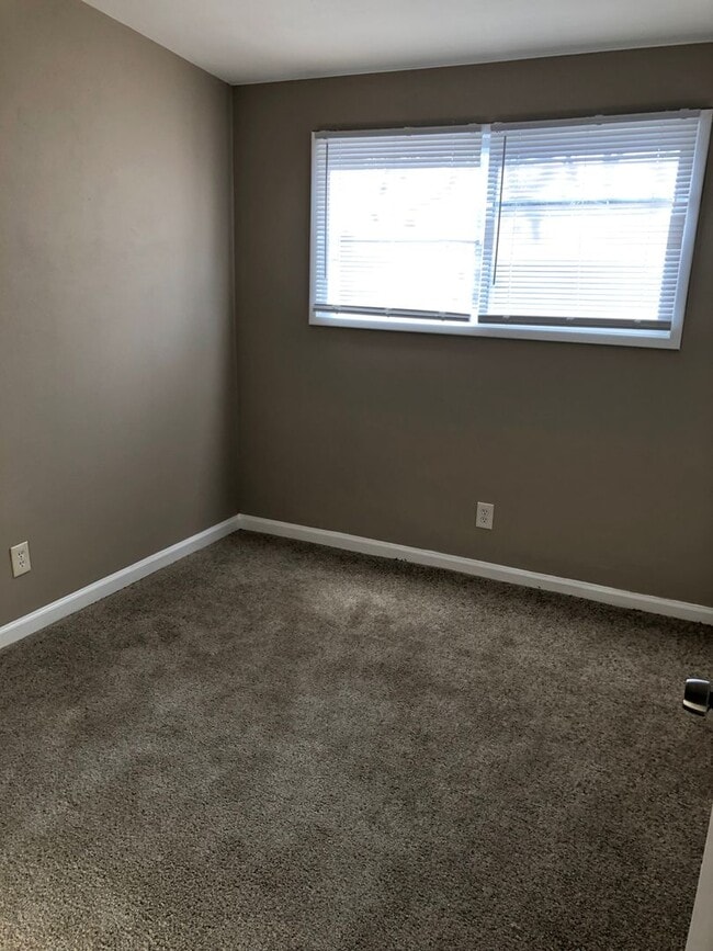 Building Photo - Coming soon! Bright and Spacious 4 Bedroom...
