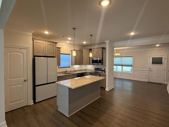 Building Photo - Like New Norfolk Single Family Home