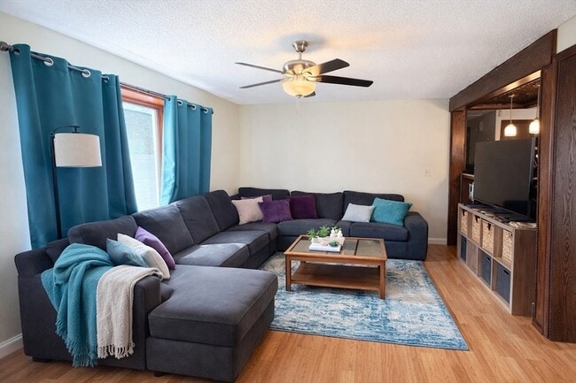 Building Photo - 183 Forest St