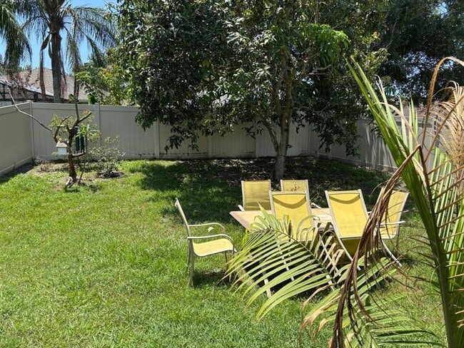 Building Photo - 5227 Alavista Dr