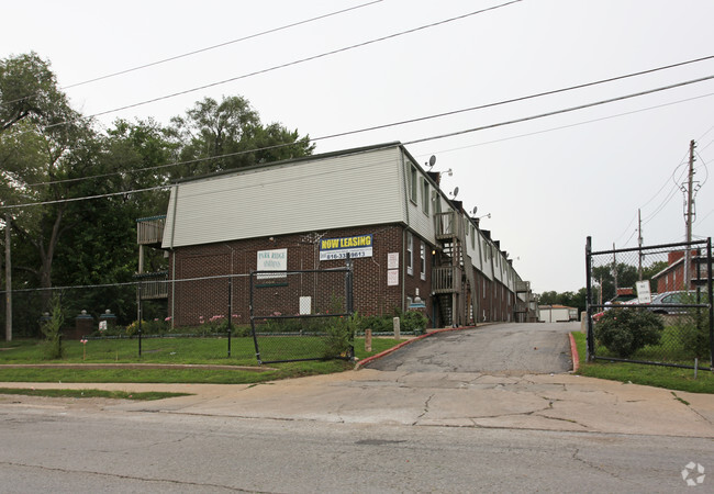Primary Photo - Park Ridge Apartments