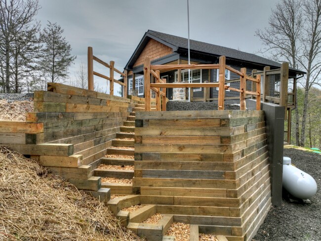 Building Photo - 64 Walnut Dr