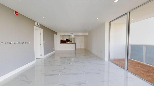 Building Photo - 3625 N Country Club Dr