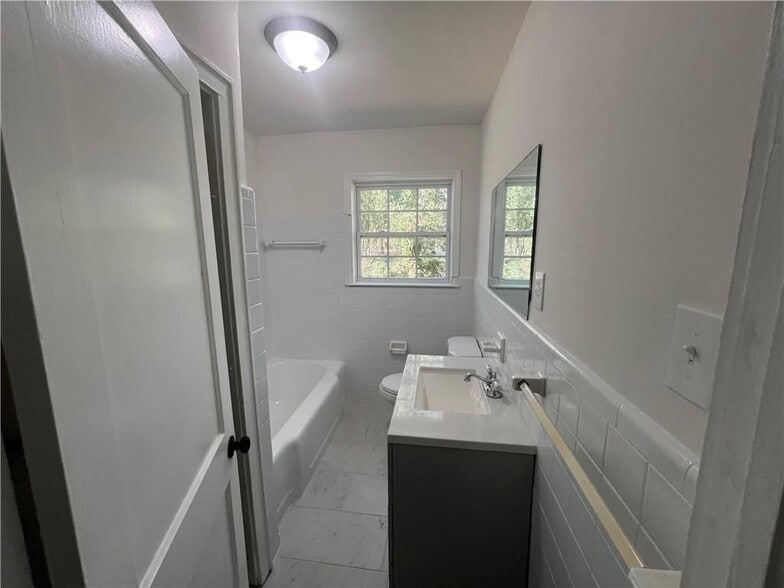 Building Photo - 125 Chappell Rd NW