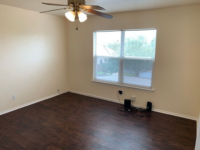 Building Photo - *COMING SOON* 4 Bed | 2.5 Bath | Loft | 2-Car Garage | Covered Patio!