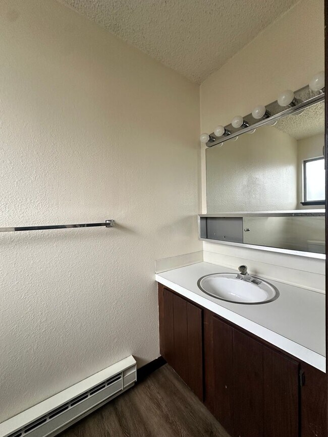 Building Photo - Sunset Manor