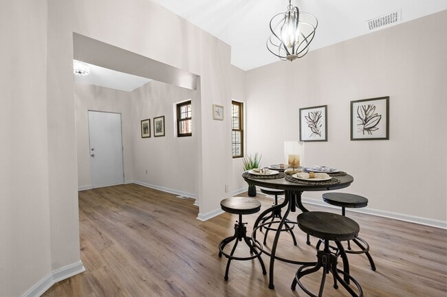 Building Photo - FULLY UPDATED 2 BR, 1 BA Single Family Home in Edgewood - SHARP!