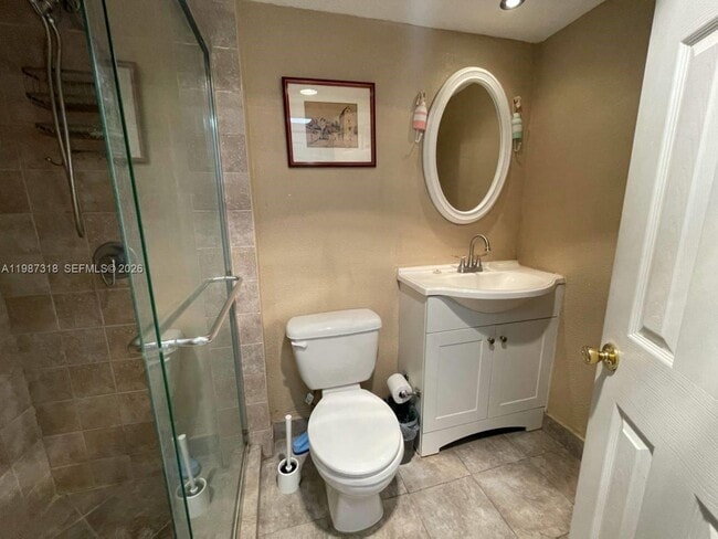 Building Photo - 250 174th St