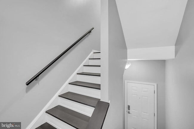 Building Photo - 21600 Romans Dr