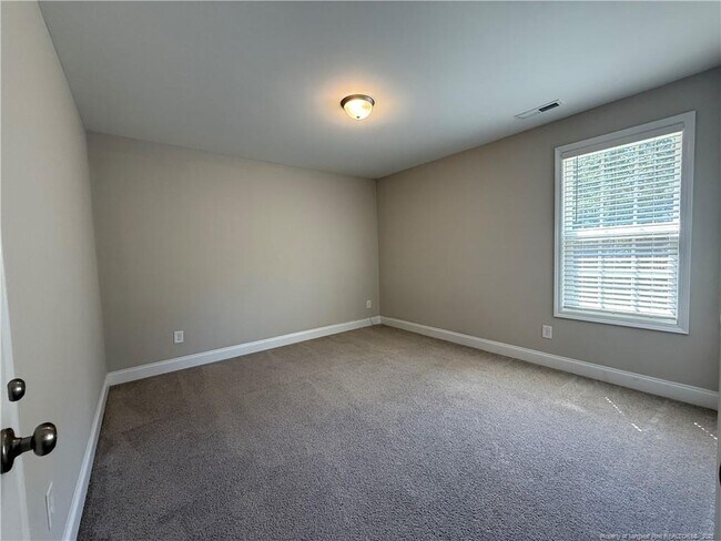 Building Photo - 206 Silk Oak Dr