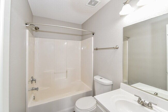 Building Photo - 7807 Birdwood Dr