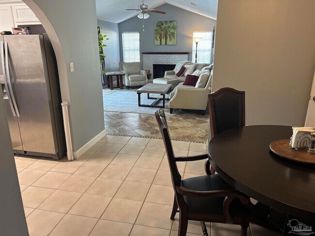 Building Photo - 2644 Venetian Way