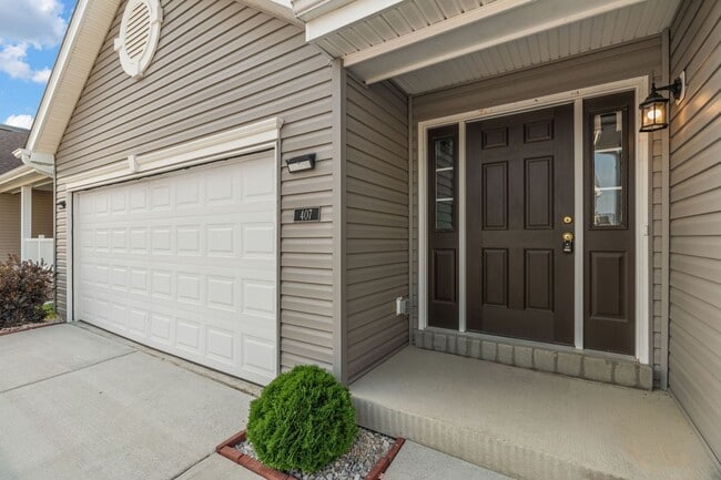 Building Photo - Charming 3-Bedroom Home