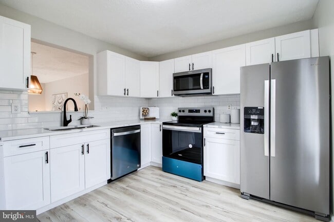 Building Photo - 35 Kings Wharf Pl