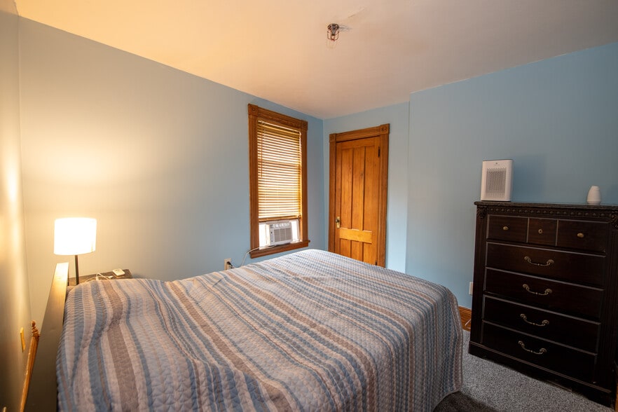 Building Photo - 129 Green St