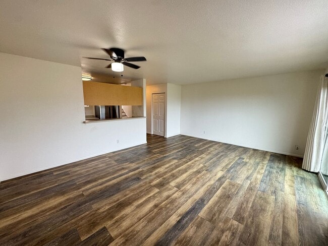Building Photo - For rent: 98-1433 Kaahumanu St. #F, Aiea, ...