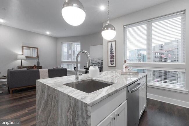 Building Photo - 1555 Ridge Ave