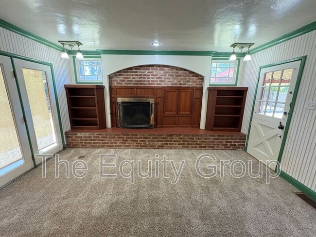 Building Photo - 1505 W Laurel Ave