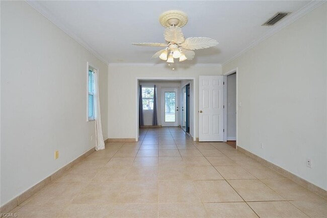 Building Photo - 2614 SE 12th Pl