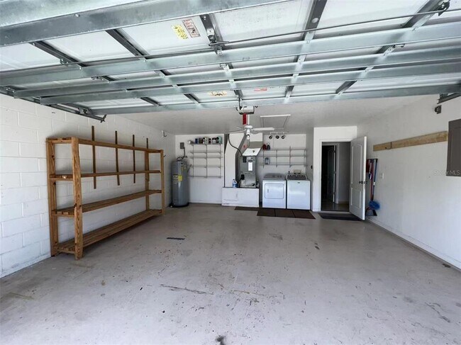 Building Photo - 9611 Saragossa St
