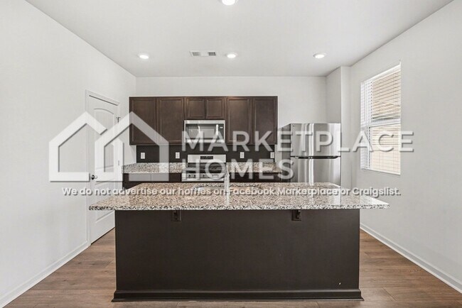 Building Photo - 5628 Hickory Woods Dr