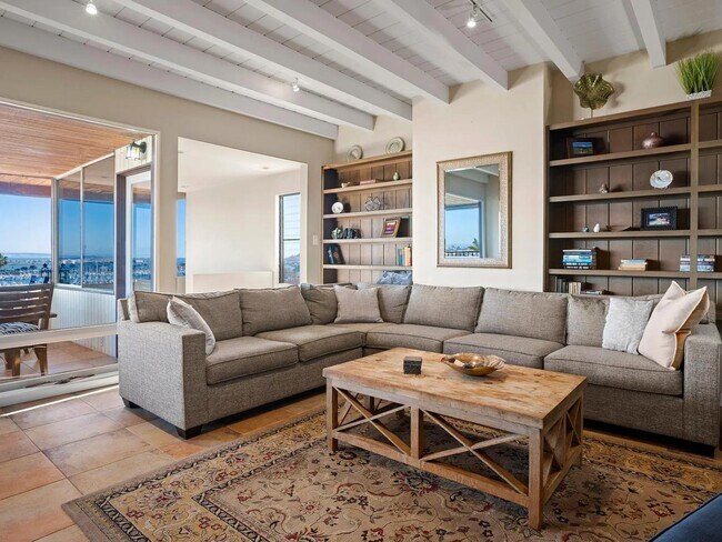 Building Photo - 945 Harbor View Dr