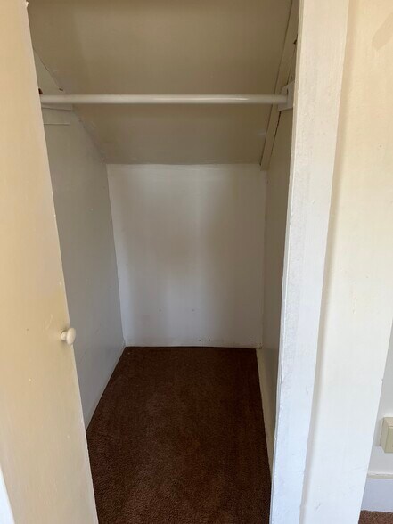 Closet - 43 Union N St