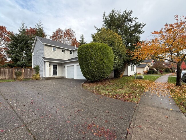 Building Photo - 3 Bedroom DuPont Home for Rent