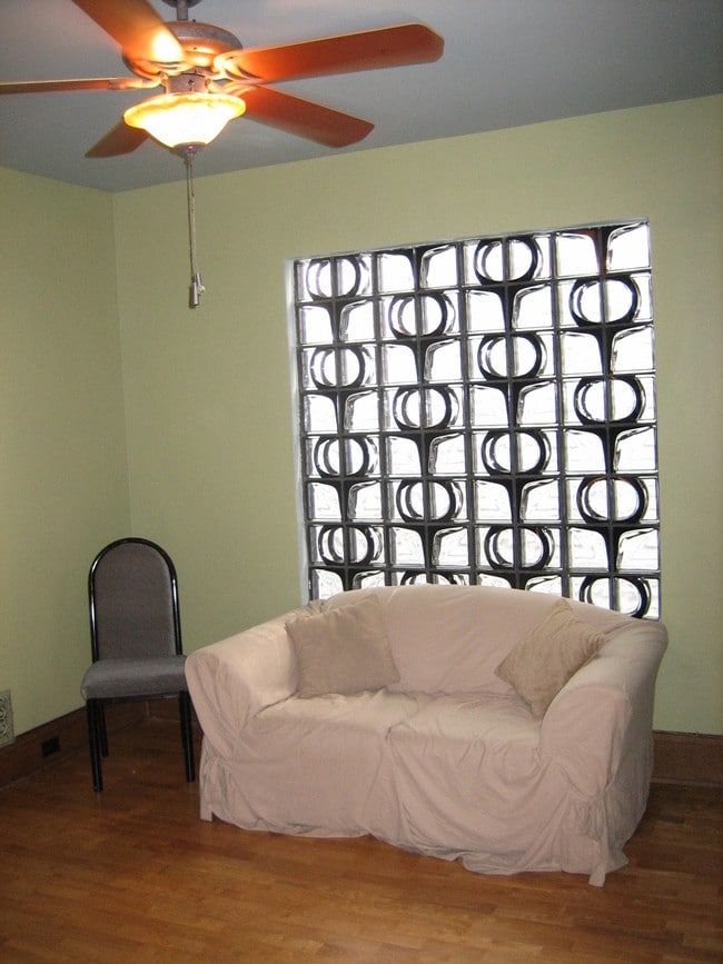 Building Photo - 719 Savannah Ave