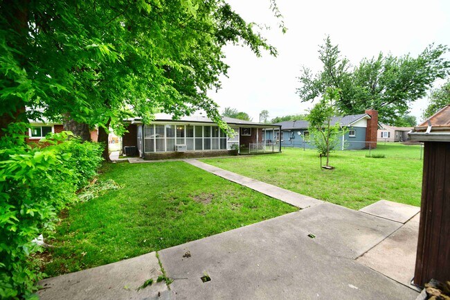 Building Photo - 3707 E 29th St