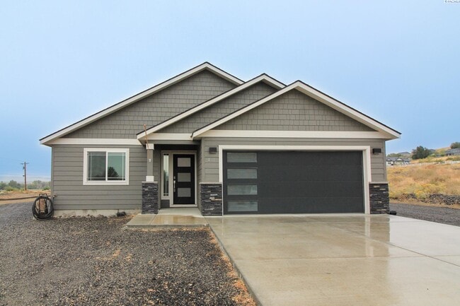 Primary Photo - 3 Bed/2 Bath House in Benton City