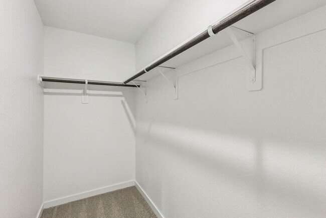 Building Photo - 1940 Velvet Oak Ln