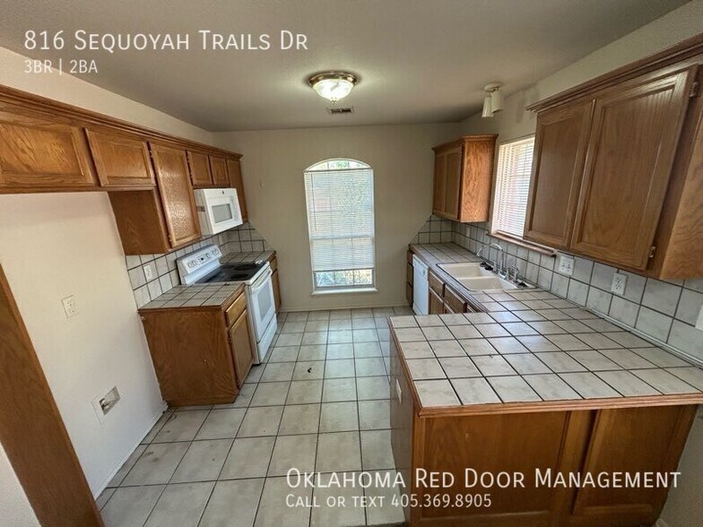 Building Photo - 816 Sequoyah Trail