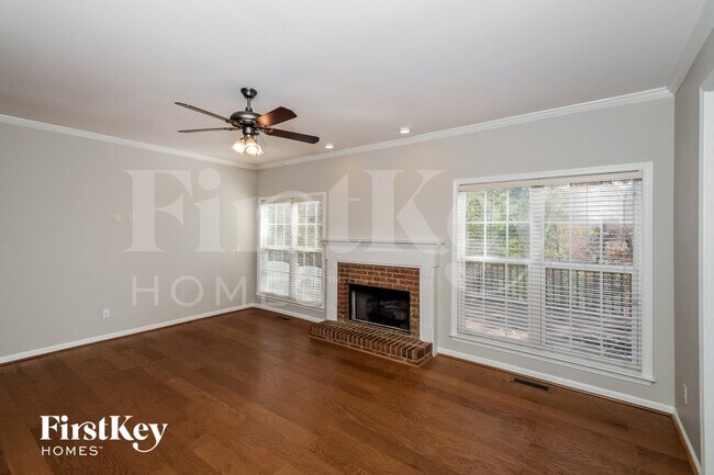 Building Photo - 116 Royal Gala Dr