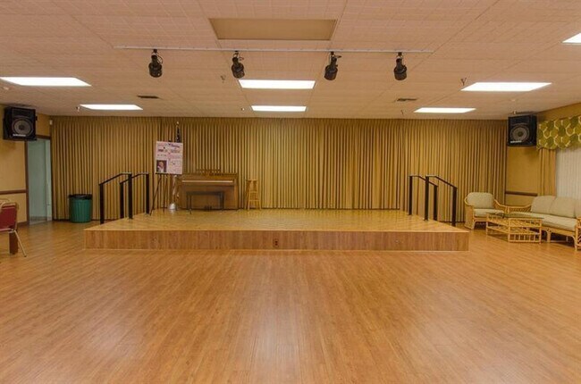 Building Photo - 5388 Privet Pl