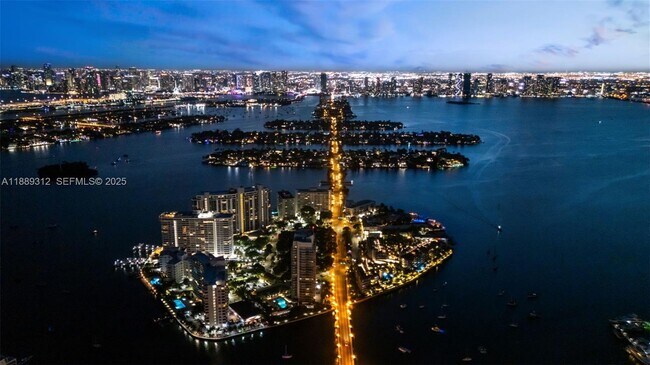 Building Photo - 5 Island Ave