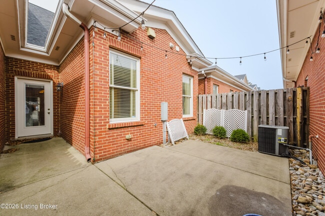 Building Photo - 9312 Norton Commons Blvd