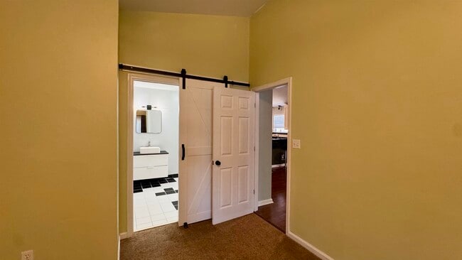 Building Photo - 4417 Siesta Ct