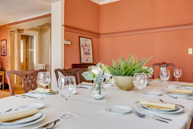 Building Photo - F. Scott Fitzgerald House in Saint Paul Can Be Your Home!