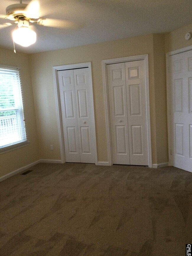 Building Photo - 15 Lamplighter Ct