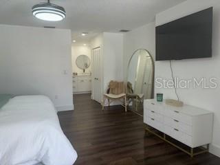 Building Photo - 1802 Los Alamos Dr