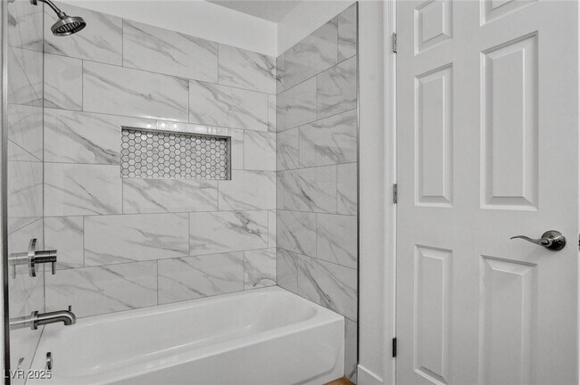Building Photo - 4528 Rodman Dr