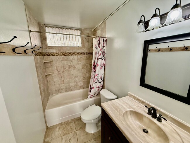 Building Photo - 95-2031 Waikalani Pl. #D705