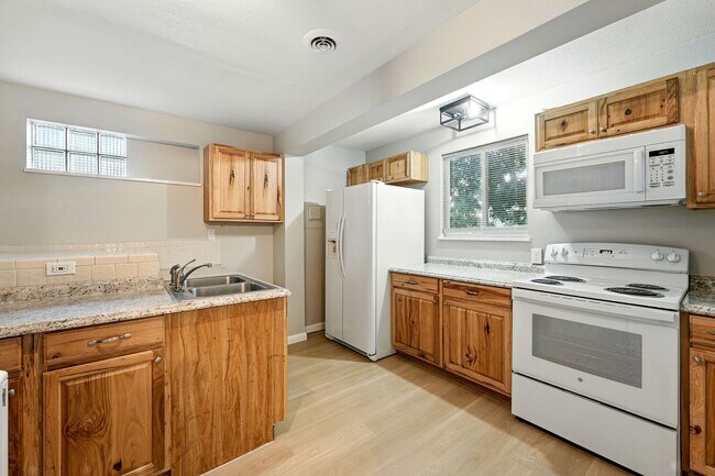 Building Photo - 5075-5085 Swadley St.-HM