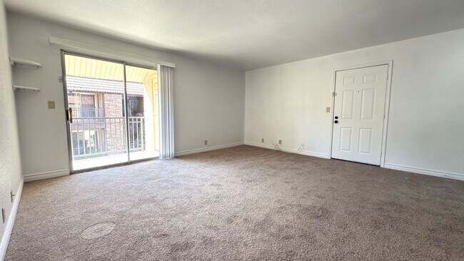 Building Photo - 4370 Sandy River Dr