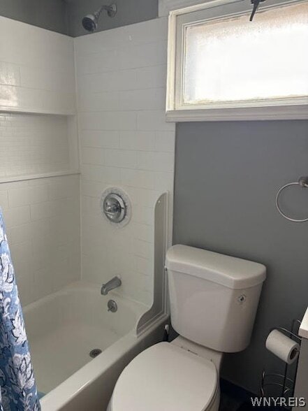 Building Photo - 1997 Hertel Ave