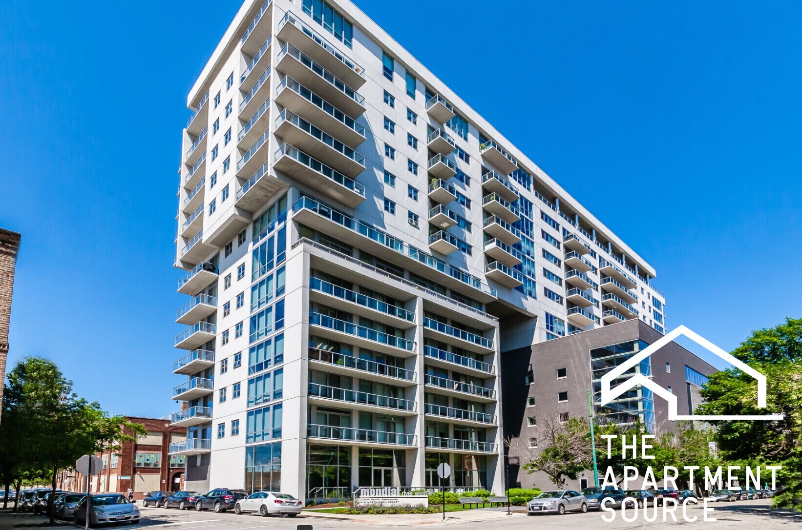 Building Photo - 915 W Huron St