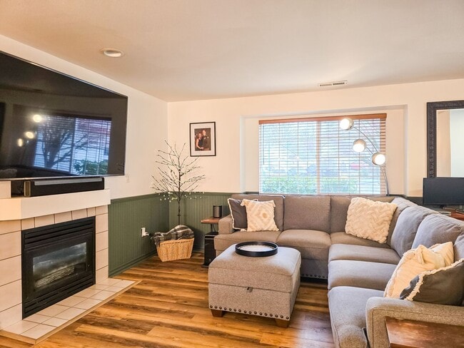 Building Photo - Gleneagle Rambler