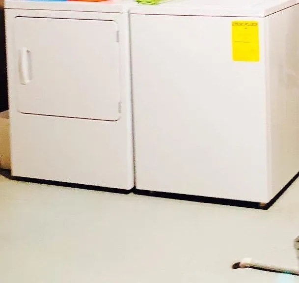 Building Photo - 8179 Rochester Way